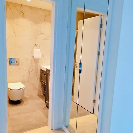 Luxury With Sea View Apartment *